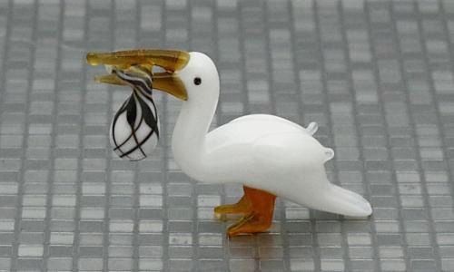 コウノトリのガラス細工